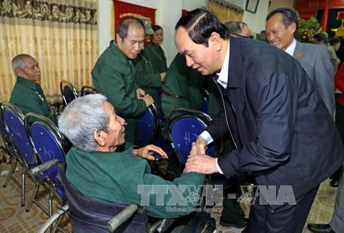 Президент СРВ Чан Дай Куанг посетил санаторий для инвалидов войны Ньёкуан - ảnh 1